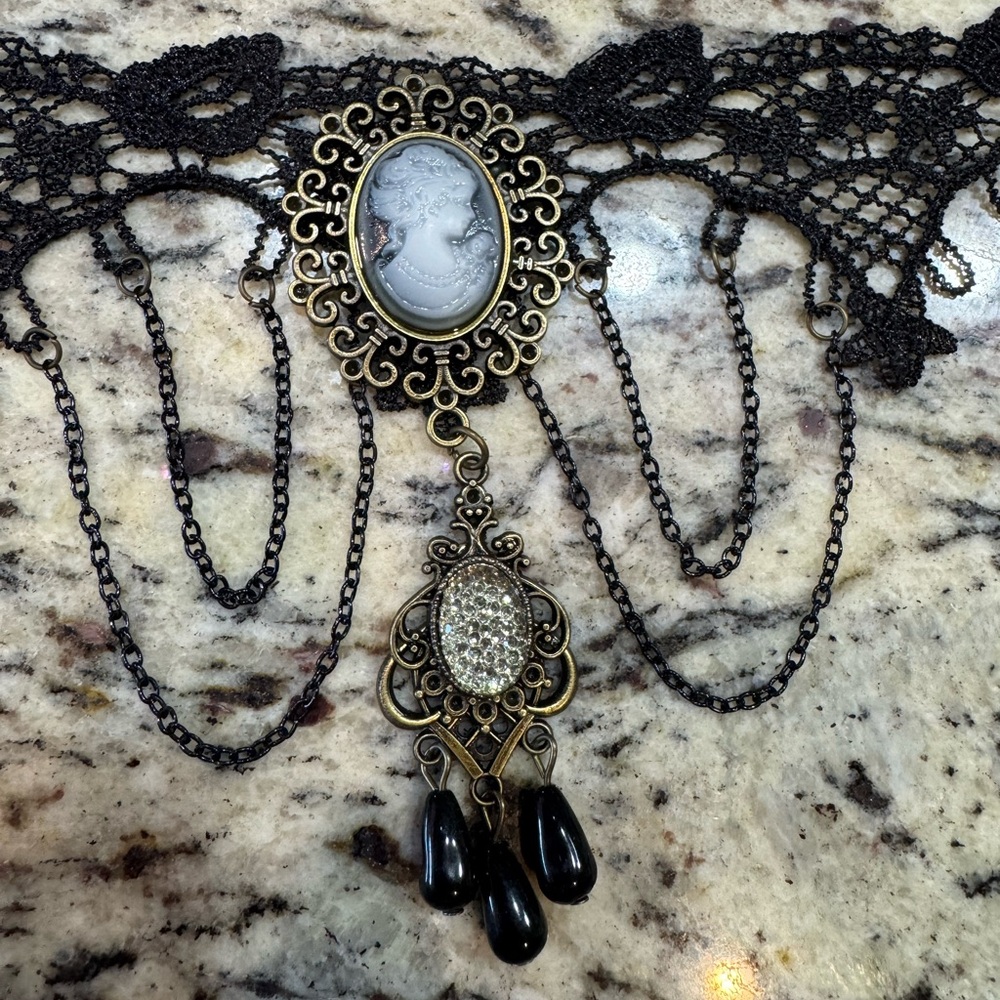 Elegant Black and Gold Cameo Necklace